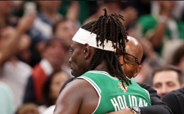 Crowns Sports-奖金126万 ！霍勒迪夺冠感谢绿军总裁，雄鹿后悔吗？