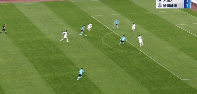 1683639528417084067.gif 【中超】奥斯卡垫射林良铭头球 大连人1比1沧州雄狮