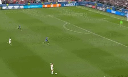 皇冠体育-【女足欧冠】赫格贝格传射 里昂3比1巴萨加冕8冠王