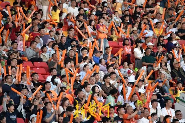 Crowns Sports-文体旅融合点亮首秀,齐鲁超赛济南队6球大胜济宁队