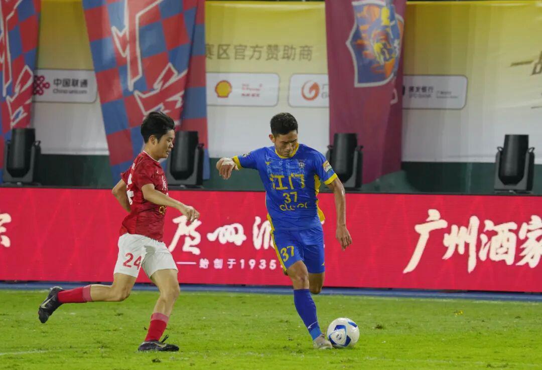 Crowns Sports-虽憾负,仍高光!江门足篮双队鏖战强敌,全力以赴拼搏全场!